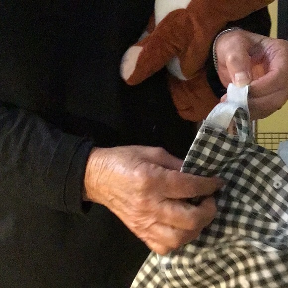 women’s cap OSFM black and white checks .. Velcro adjuster - Picture 7 of 7